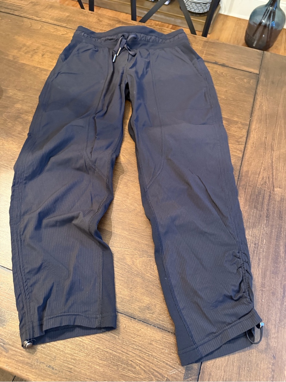 lululemon athletica women’s cropped drawstring pants